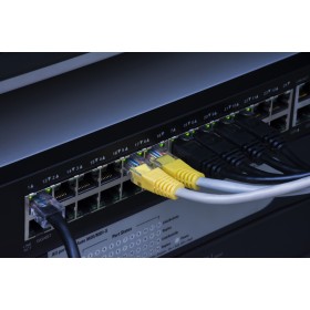 PoE для бизнеса: свобода подключения и экономия ресурсов